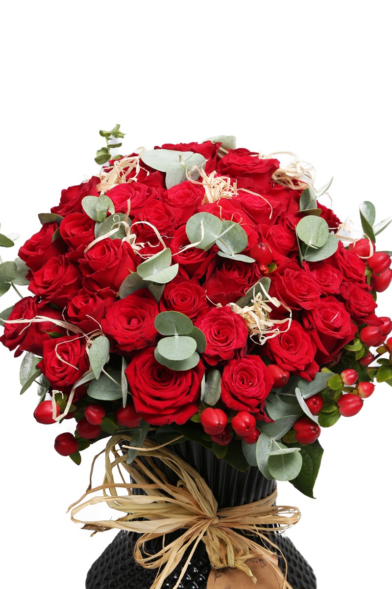 Red Roses in Queen Vazo - 3