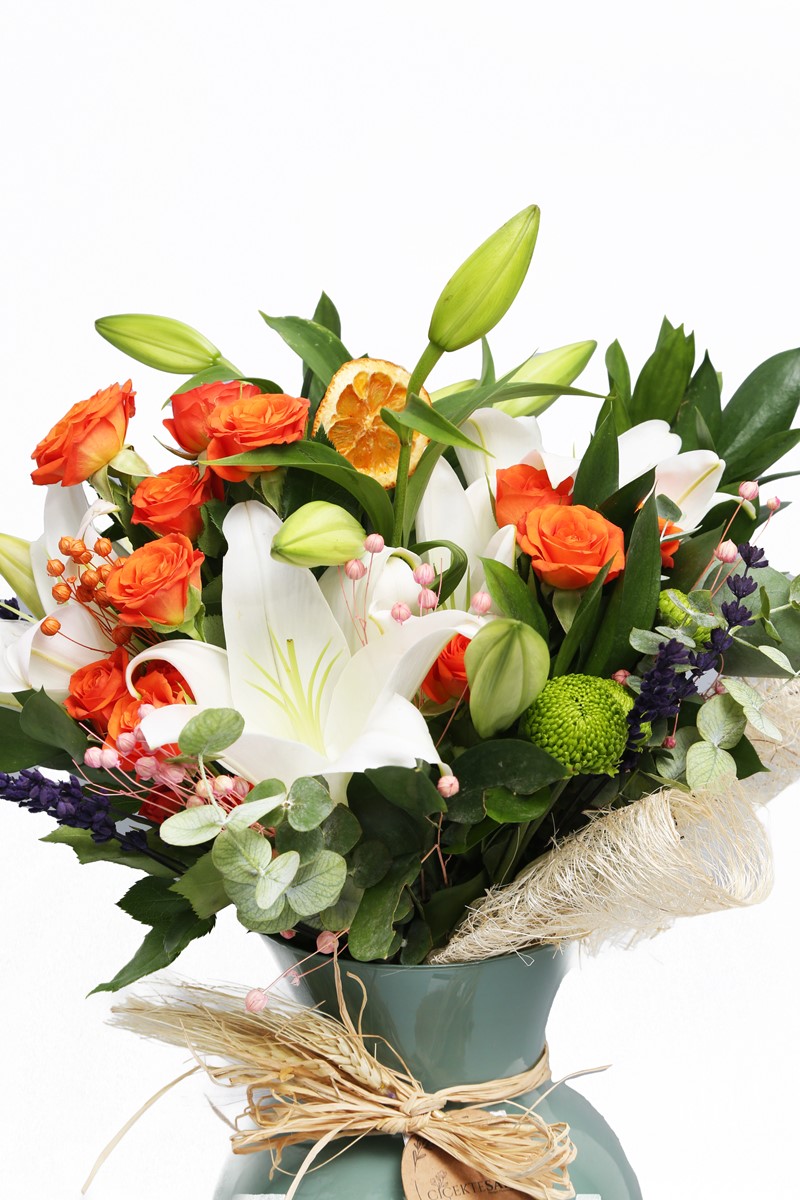  Lilly & Roses Çiçeği