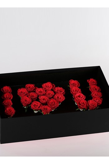 hediye çiçek kutuda çiçek makaronlu çiçek draje çikolata