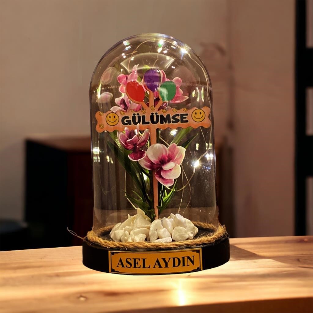 Kişiye Özel İsimli ve Işıklı Fanus - Gülümse Temalı ve Çikolata Keseli