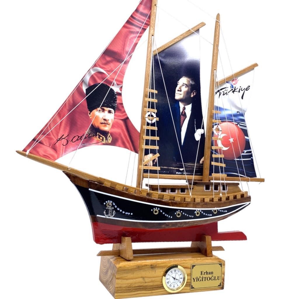 Kişiye Özel İsimli ve Saatli Gemi Maketi - ATATÜRK - El Yapımı Doğal Ahşap