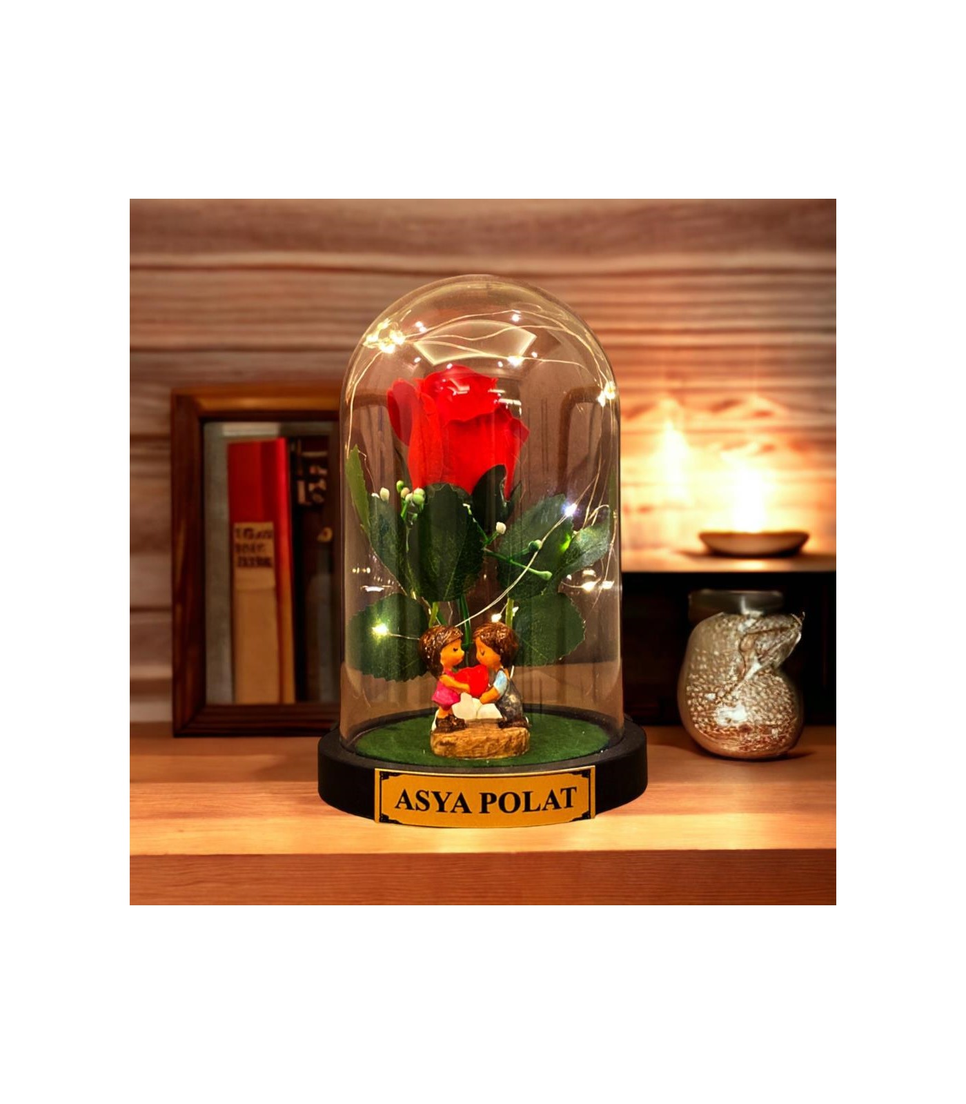 Kişiye Özel Kalp Tutan Sevgililer Temalı Kırmızı Güllü Fanus - Led Işıklı ve Büyük Boy