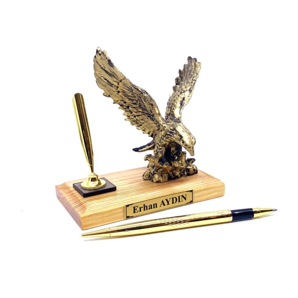 Kişiye Özel Tasarım Ahşap Kaideli Gold Kartal ve İmza Kalemi