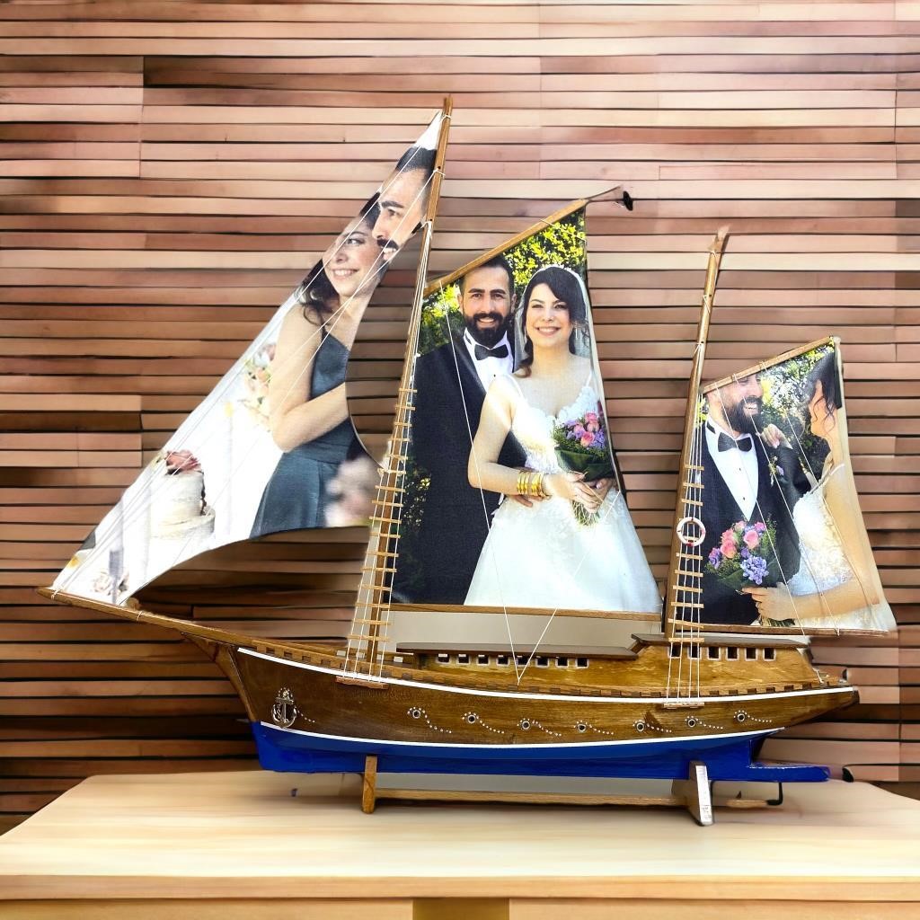 Kişiye Özel Fotoğraflı Tasarım El Yapımı Doğal Ahşap Gemi Maketi (70 cm)