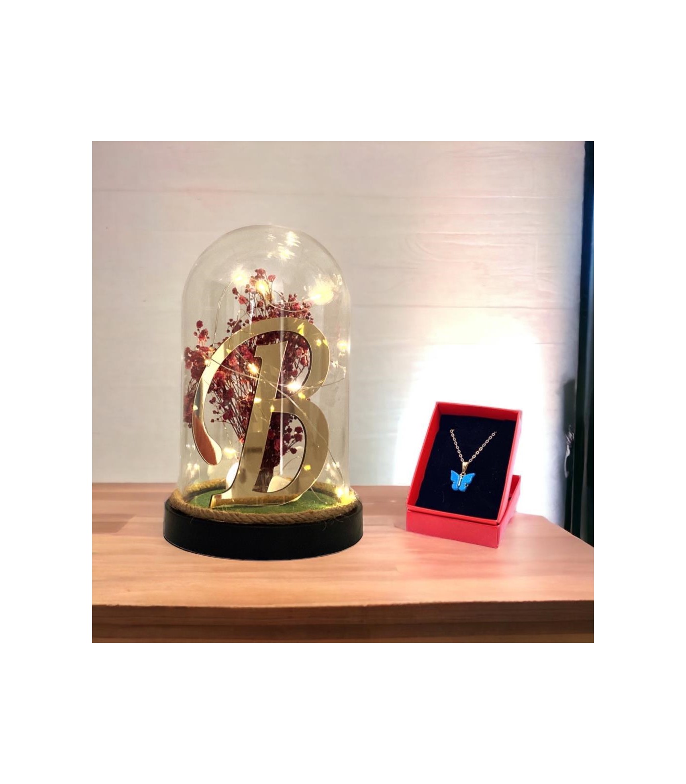Kişiye Özel Tasarım Gold Harfli ve Led Işıklı Fanus - Kelebek Kolyeli