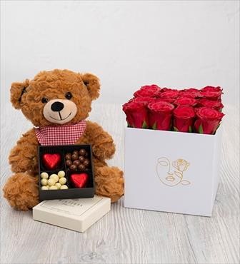 hediye çiçek kutuda çiçek makaronlu çiçek draje çikolata