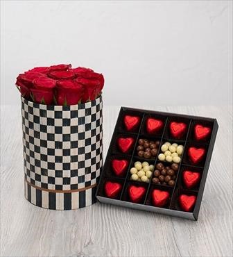 hediye çiçek kutuda çiçek makaronlu çiçek draje çikolata