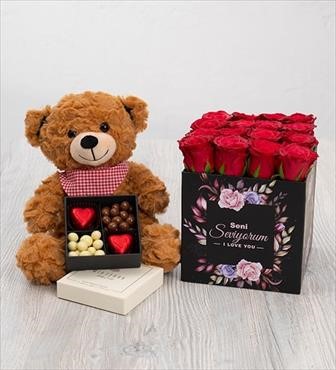 hediye çiçek kutuda çiçek makaronlu çiçek draje çikolata