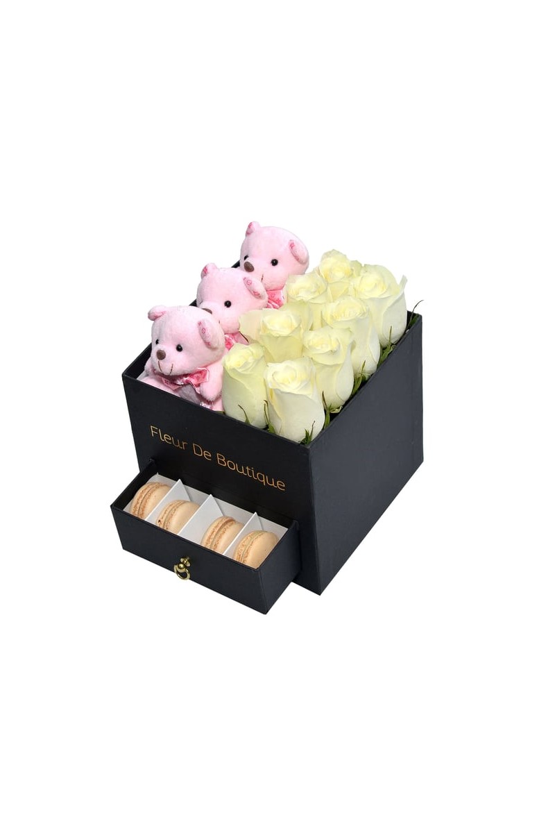 Kare Siyah Kutu Beyaz Gül Makaron Ve Peluş Ayıcıklar