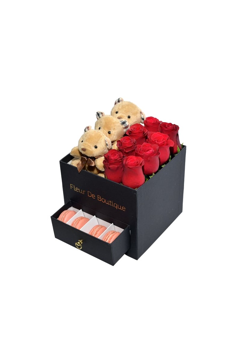 Kare Siyah Kutu Kırmızı Güller Makaron Ve Peluş Ayıcıklar