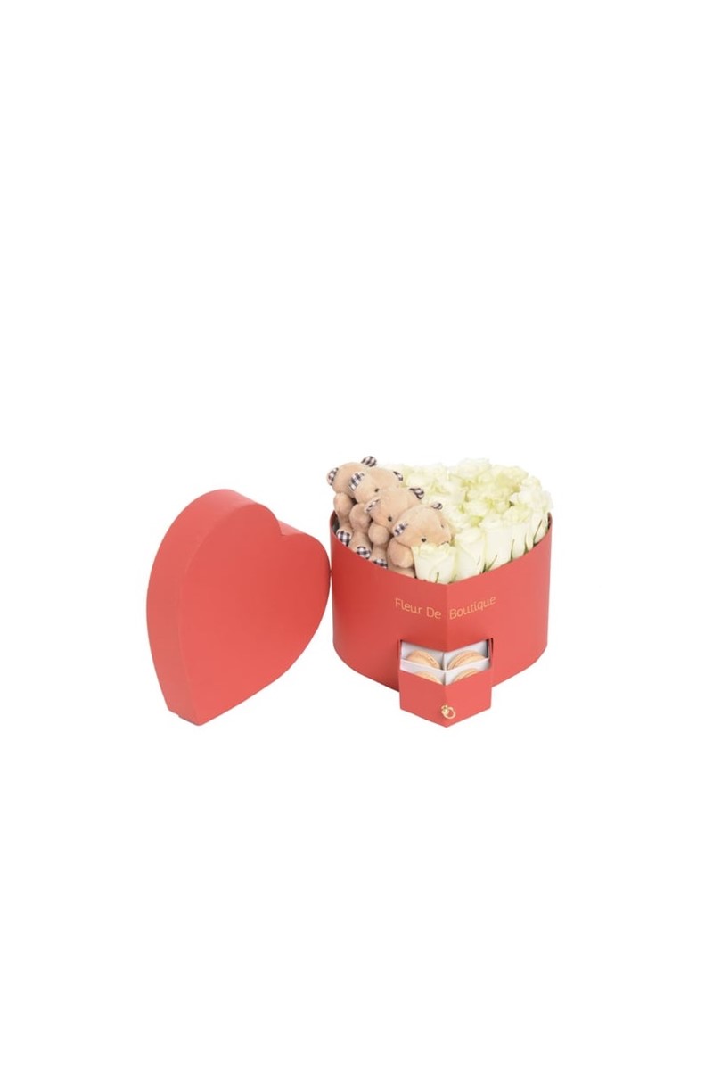Kırmızı Çekmeceli Kalp Kutuda Beyaz Güller Peluş Ayıcıklar Ve Makaronlar