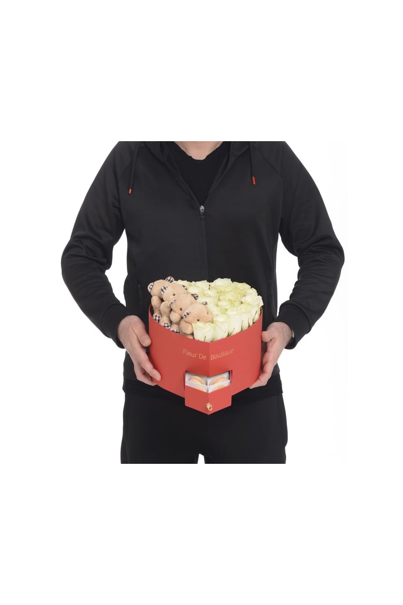 Kırmızı Çekmeceli Kalp Kutuda Beyaz Güller Peluş Ayıcıklar Ve Makaronlar