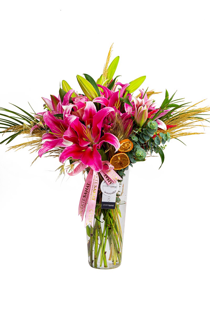  Pink Lilies İn Vase