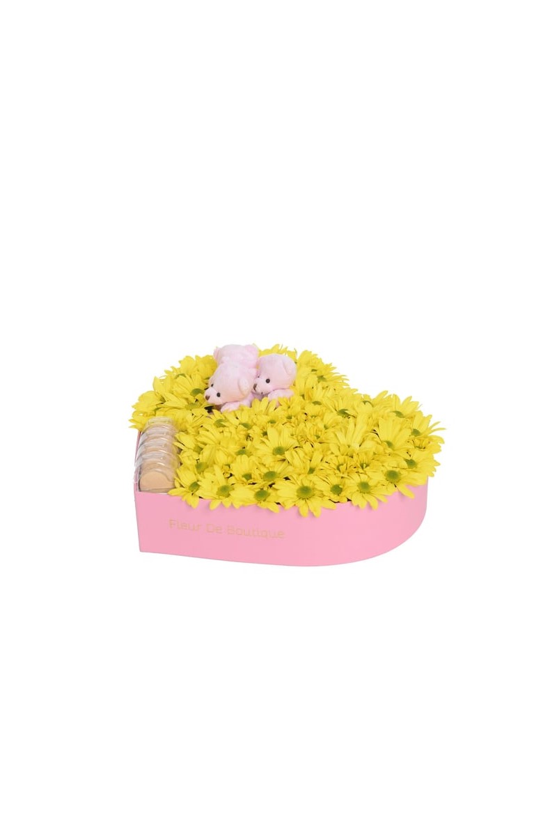 Pembe Kalp Kutuda Sarı Papatyalar Peluş Ayıcıklar Ve Makaronlar