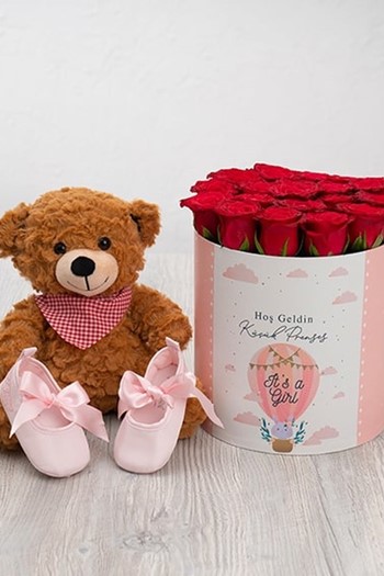 hediye çiçek kutuda çiçek makaronlu çiçek draje çikolata