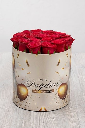 hediye çiçek kutuda çiçek makaronlu çiçek draje çikolata